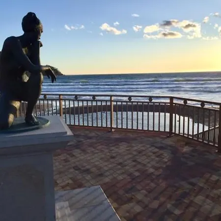 Garden Saint-cyr Sur Bs-apart T2 سا سيرْ سور مير