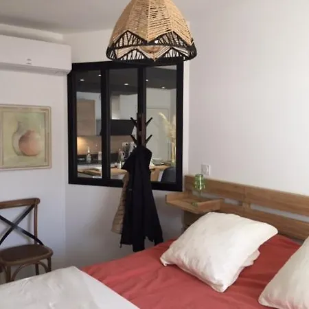 Garden Saint-cyr Sur Bs-apart T2 Apartment *